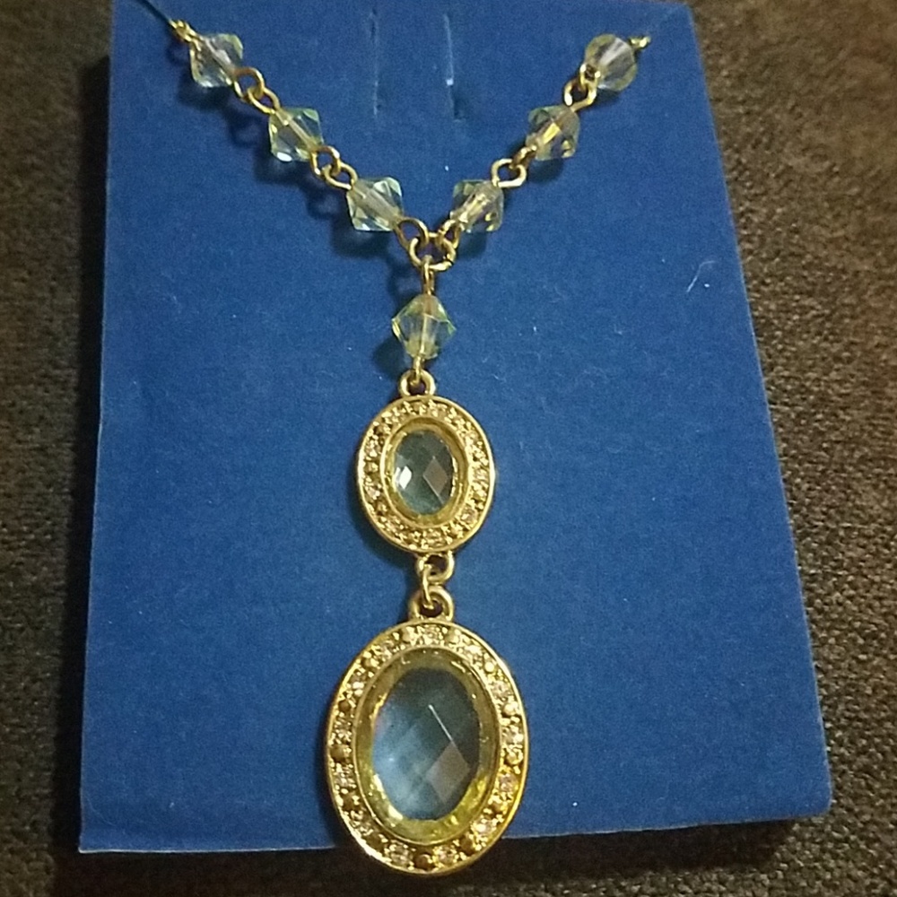 Costume blue pendant necklace